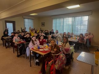 Having our last breakfast here! Last night everyone settled down very quickly and they all had a great sleep. We have our last activity this morning.